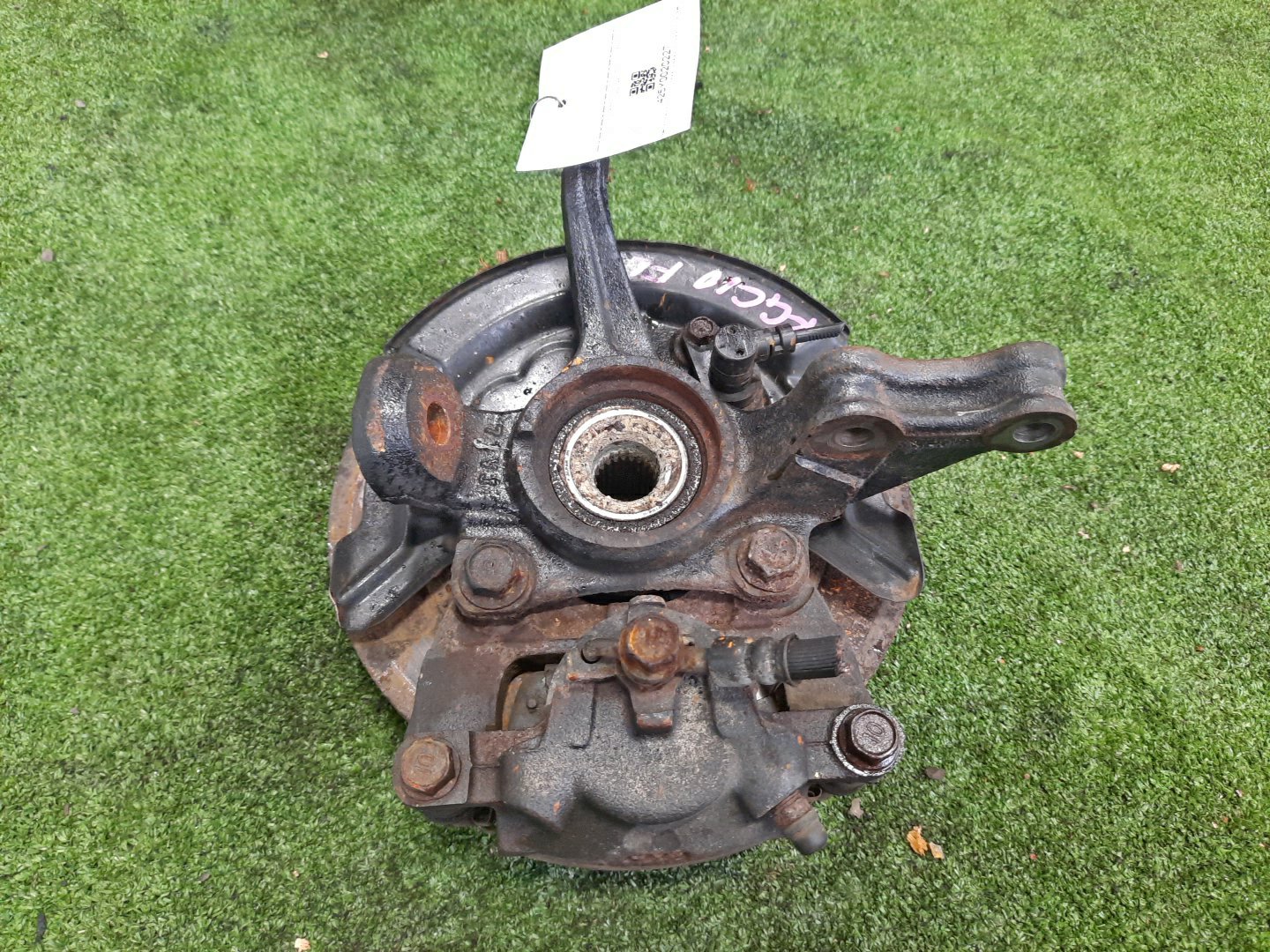 Ступица левая передняя TOYOTA PASSO, BOON KGC15, KGC10, QNC10, M301S, M310S, M300S 1KR-FE, K3-VE 3 ракурс