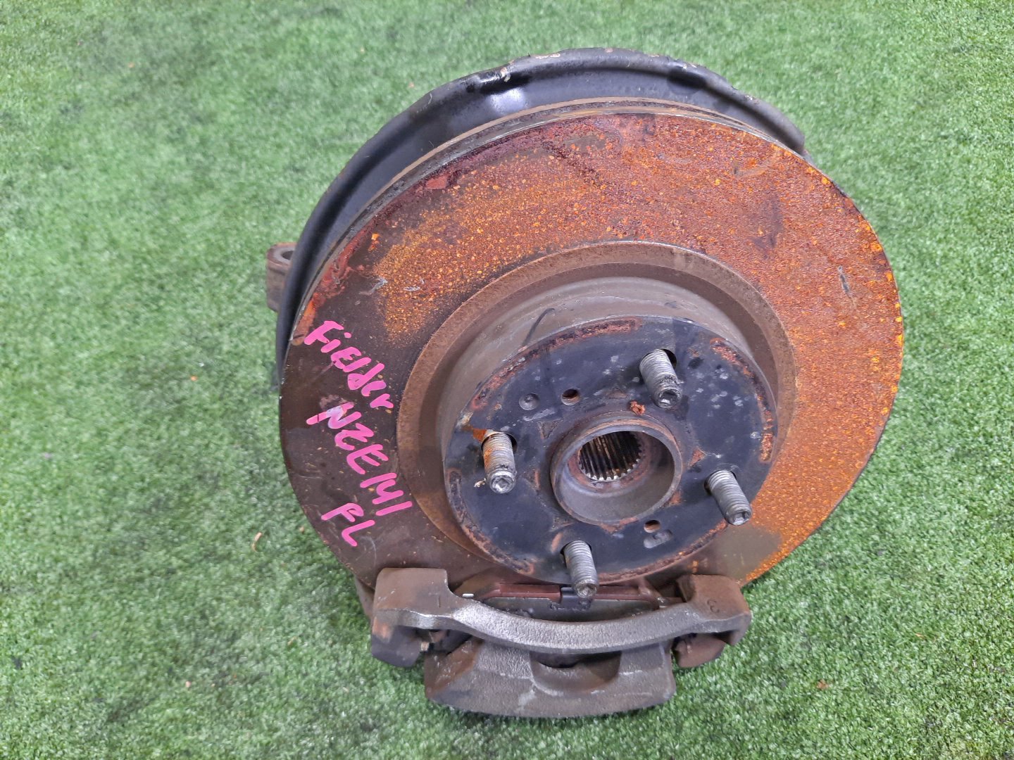 Ступица левая передняя TOYOTA AXIO, COROLLA FIELDER, COROLLA  AXIO, FIELDER NZE141, ZRE142, ZRE142G, NZE141G 1NZ-FE, 2ZR-FAE, 2ZR-FE 1 ракурс