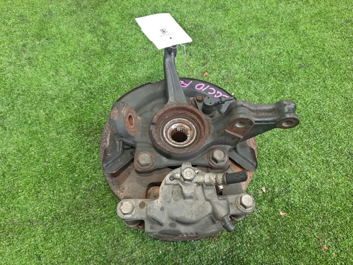 Ступица левая передняя TOYOTA PASSO, BOON KGC15, KGC10, QNC10, M301S, M310S, M300S 1KR-FE, K3-VE 3 ракурс