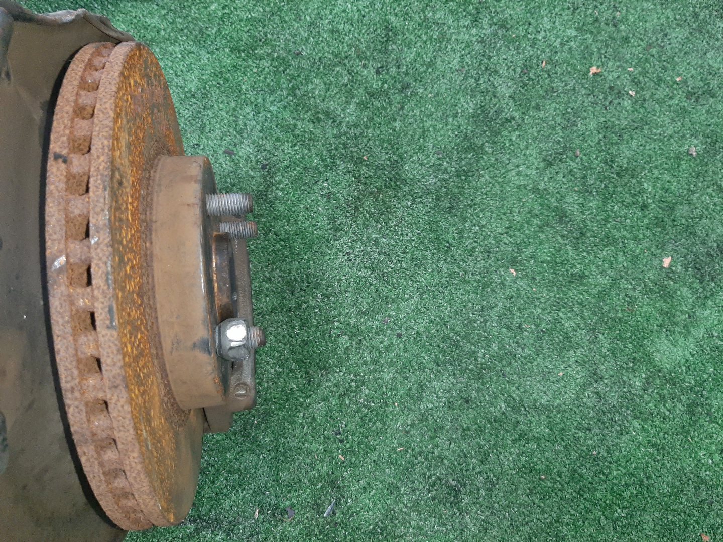 Ступица левая передняя TOYOTA AXIO, COROLLA FIELDER, COROLLA  AXIO, FIELDER NZE141, ZRE142, ZRE142G, NZE141G 1NZ-FE, 2ZR-FAE, 2ZR-FE 3 ракурс