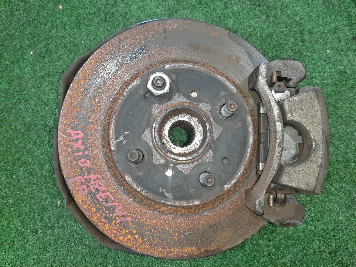Ступица правая передняя TOYOTA AXIO, COROLLA FIELDER, COROLLA  AXIO, FIELDER NZE141, ZRE142, ZRE142G, NZE141G 1NZ-FE, 2ZR-FAE, 2ZR-FE 1 ракурс