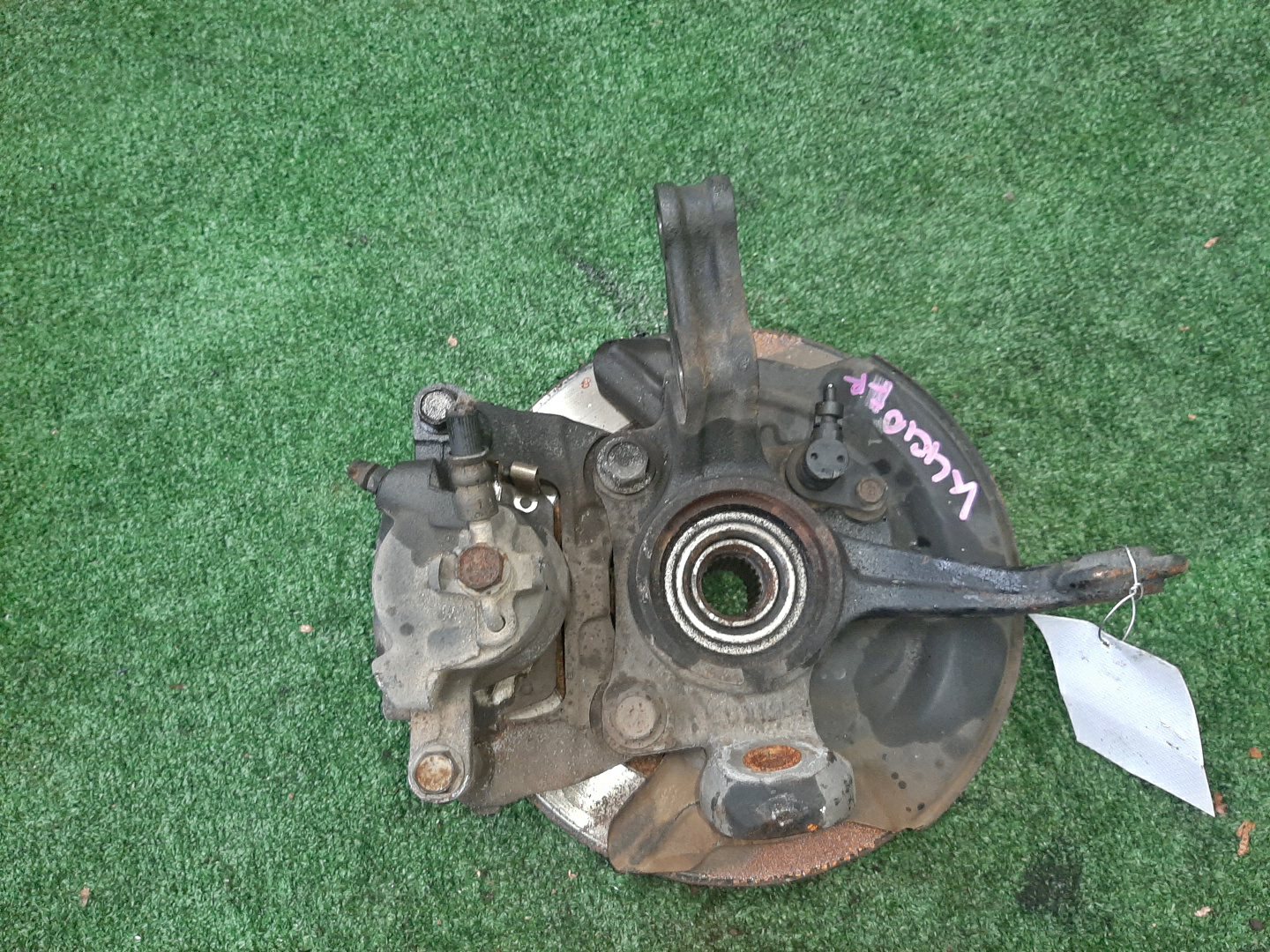 Ступица правая передняя TOYOTA PASSO, BOON KGC15, KGC10, QNC10, M301S, M310S, M300S 1KR-FE, K3-VE 2 ракурс