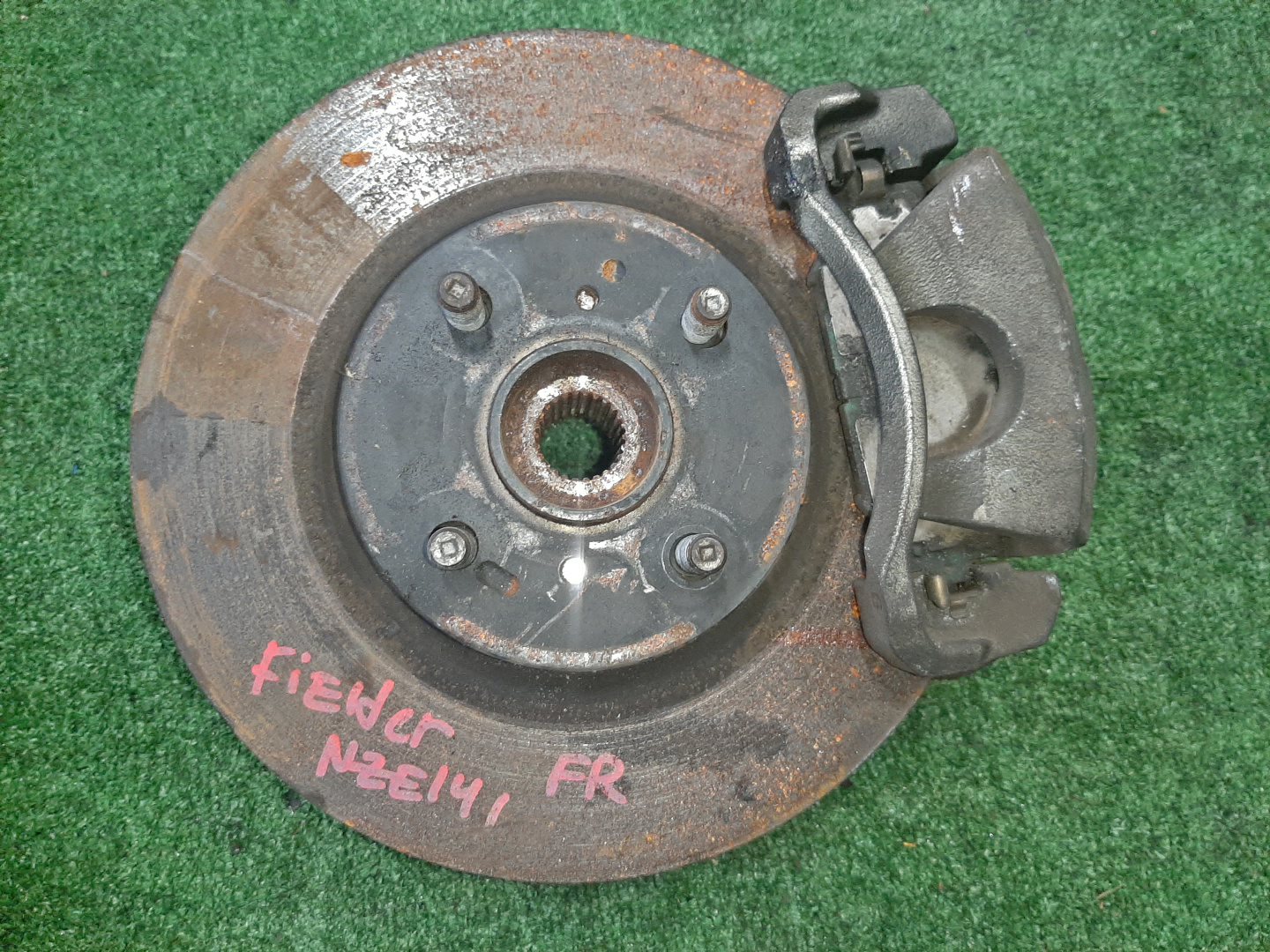 Ступица правая передняя TOYOTA AXIO, COROLLA FIELDER, COROLLA  AXIO, FIELDER NZE141, ZRE142, ZRE142G, NZE141G 1NZ-FE, 2ZR-FAE, 2ZR-FE 1 ракурс