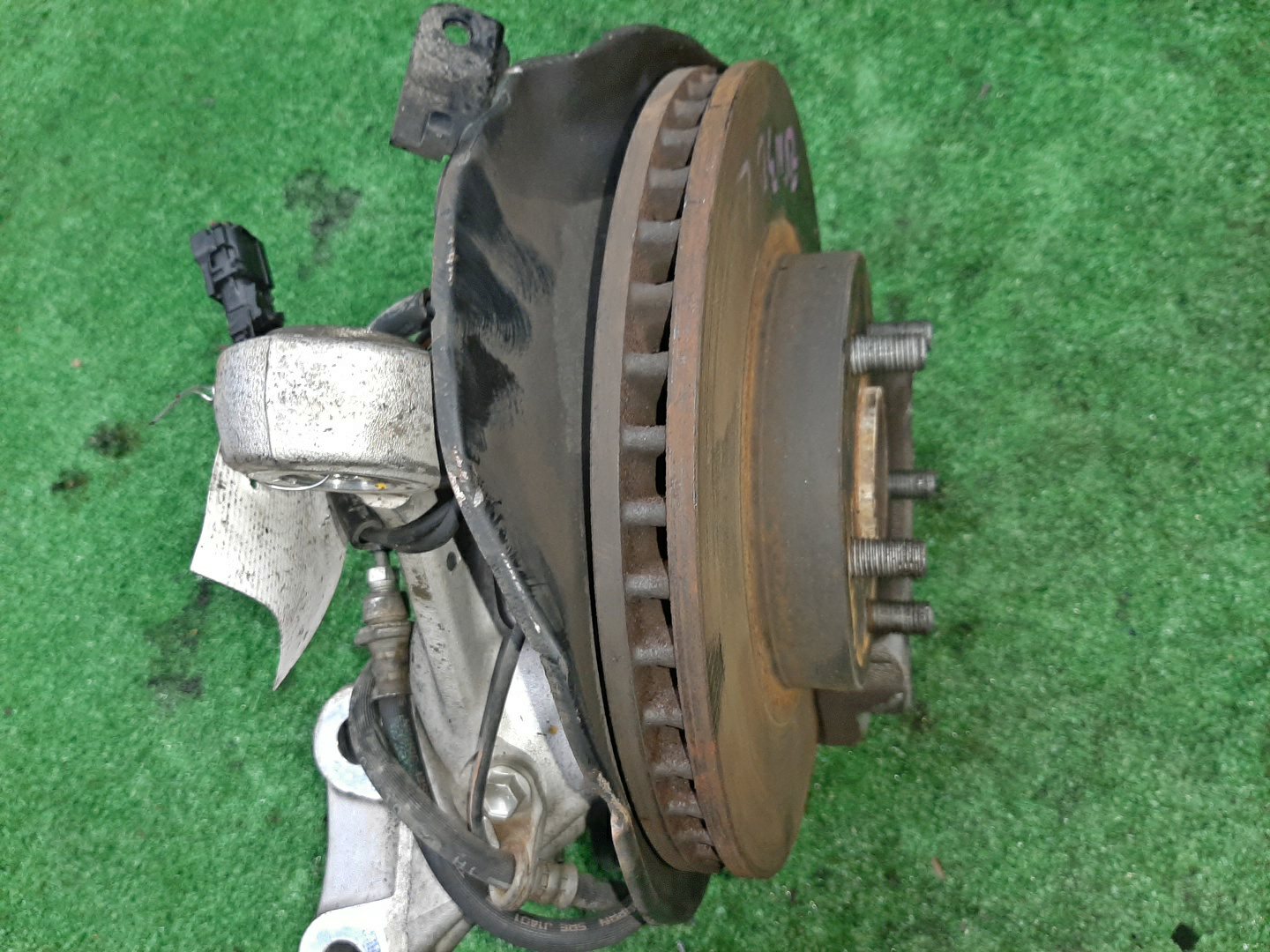 Ступица левая передняя TOYOTA CT200H, PRIUS ZWA10, ZVW35, ZVW30 2ZR-FXE 3 ракурс