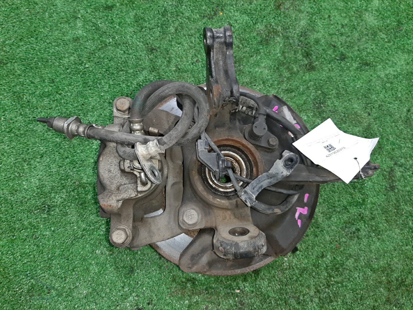 Ступица правая передняя TOYOTA PASSO, BOON KGC15, KGC10, QNC10, M301S, M310S, M300S 1KR-FE, K3-VE 2 ракурс