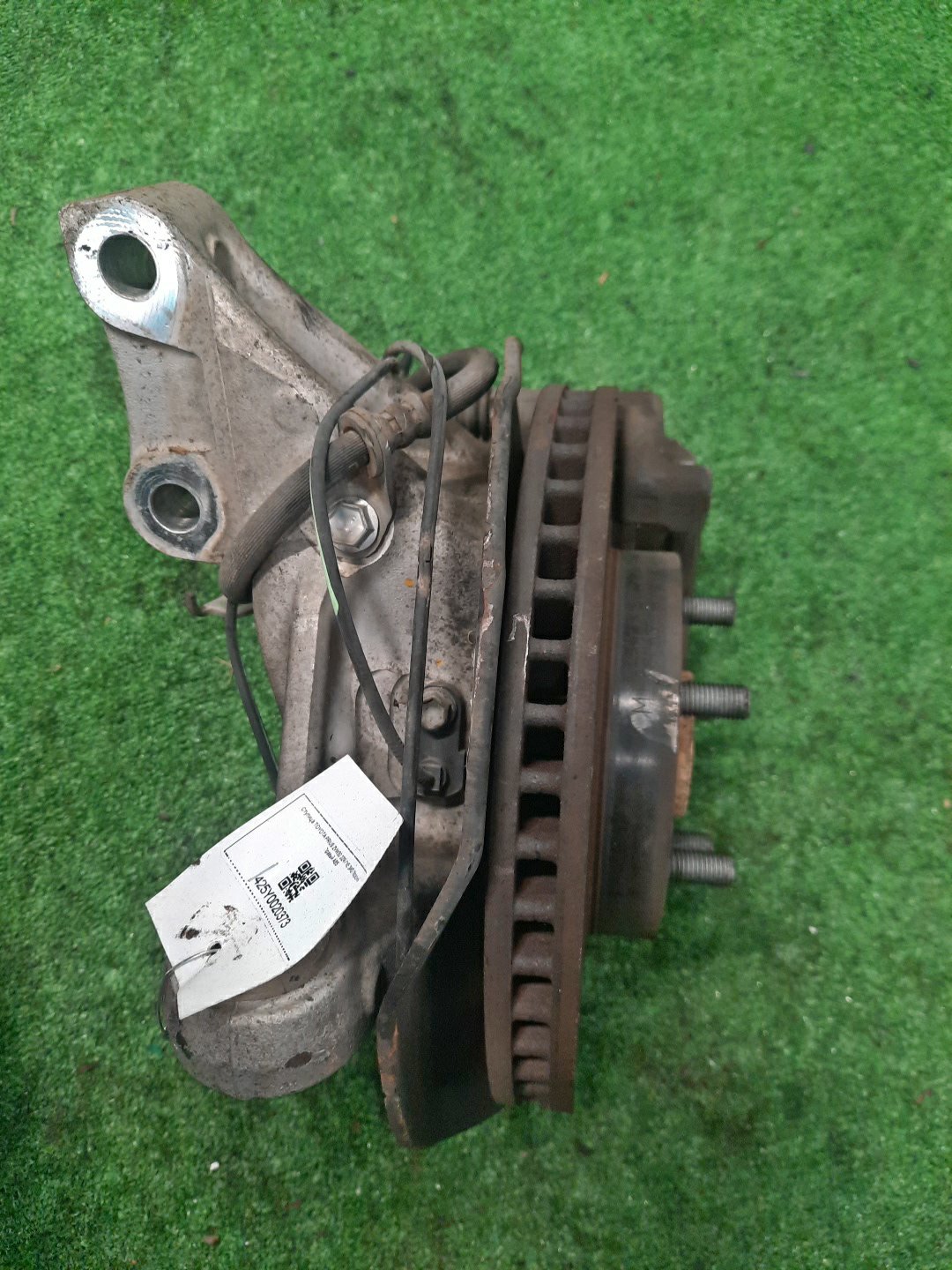 Ступица правая передняя TOYOTA CT200H, PRIUS ZWA10, ZVW35, ZVW30 2ZR-FXE 3 ракурс