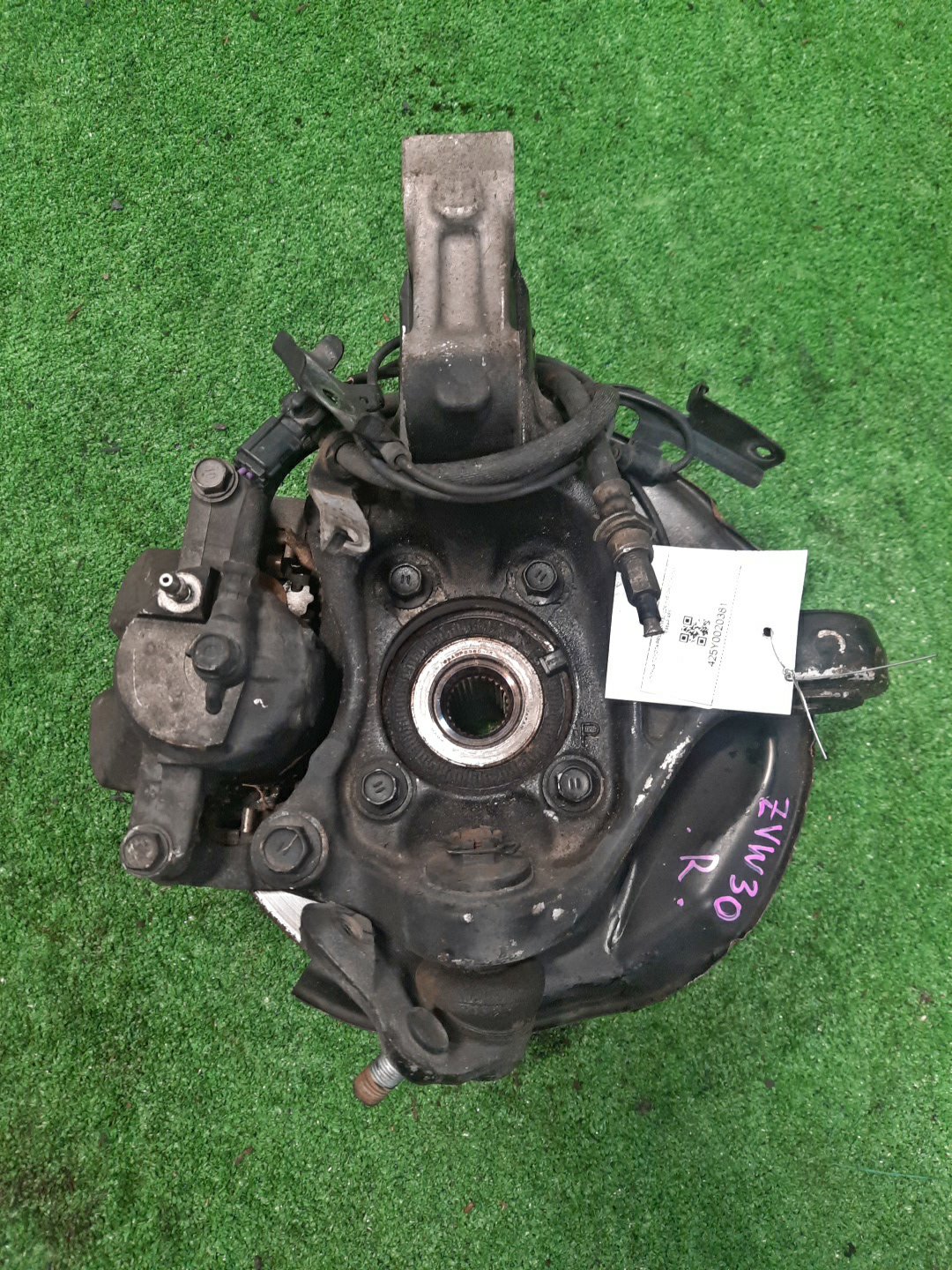 Ступица правая передняя TOYOTA CT200H, PRIUS ZWA10, ZVW35, ZVW30 2ZR-FXE 2 ракурс