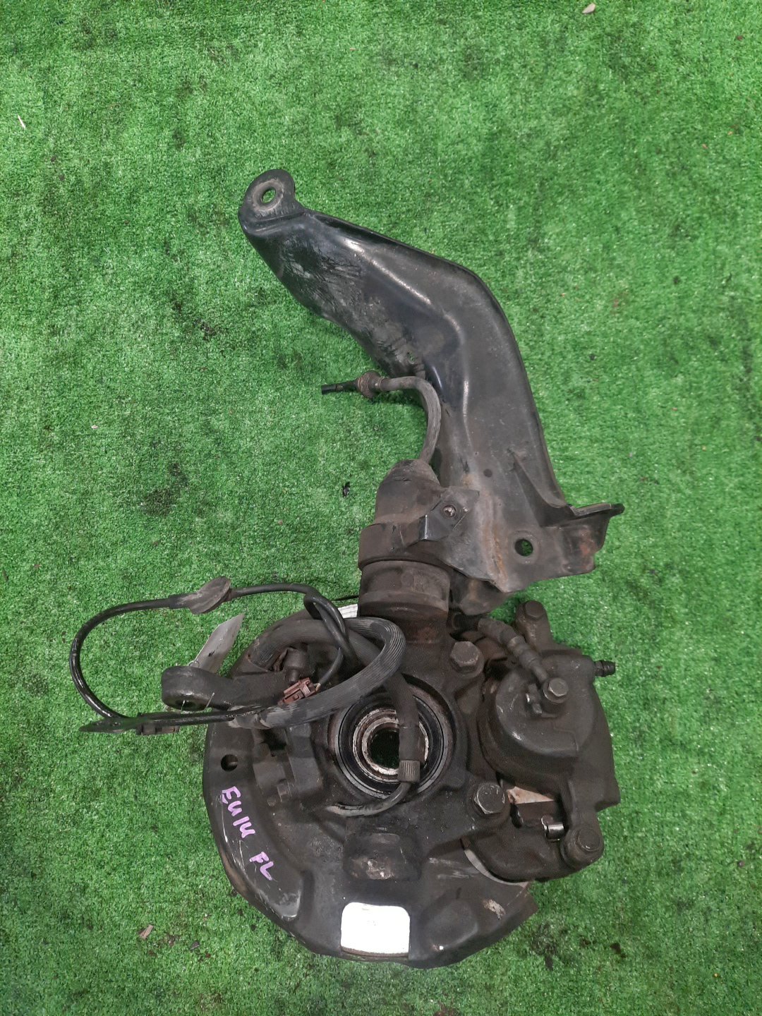 Ступица левая передняя NISSAN BLUEBIRD, PRIMERA SU14, U14, QU14, HU14, EU14, P11, WP11, QP11, HP11, WQP11, WHP11 CD20, SR20DE, QG18DE, QG18DD, SR18DE, SR20VE 2 ракурс