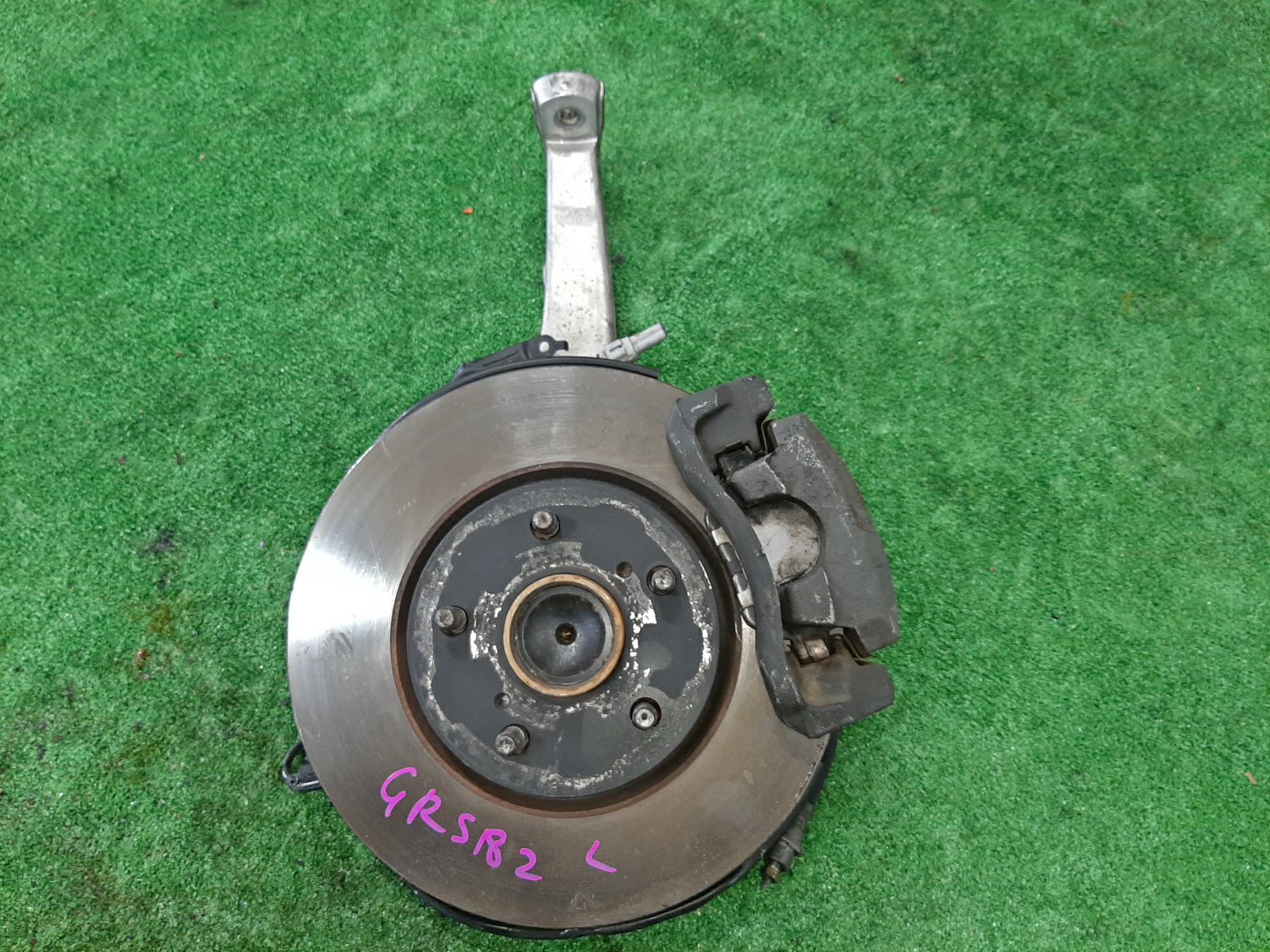 Ступица левая передняя TOYOTA CROWN, MARK X, IS250, IS250C GRS182, GRS180, GRS202, GRS200, GRX120, GRX130, GRX121, GRX133, GSE20 3GR-FSE, 4GR-FSE, 2GR-FSE 1 ракурс Ступица левая передняя TOYOTA CROWN, MARK X, IS250, IS250C GRS182, GRS180, GRS202, GRS200, GRX120, GRX130, GRX121, GRX133, GSE20 3GR-FSE, 4GR-FSE, 2GR-FSE 1 ракурс