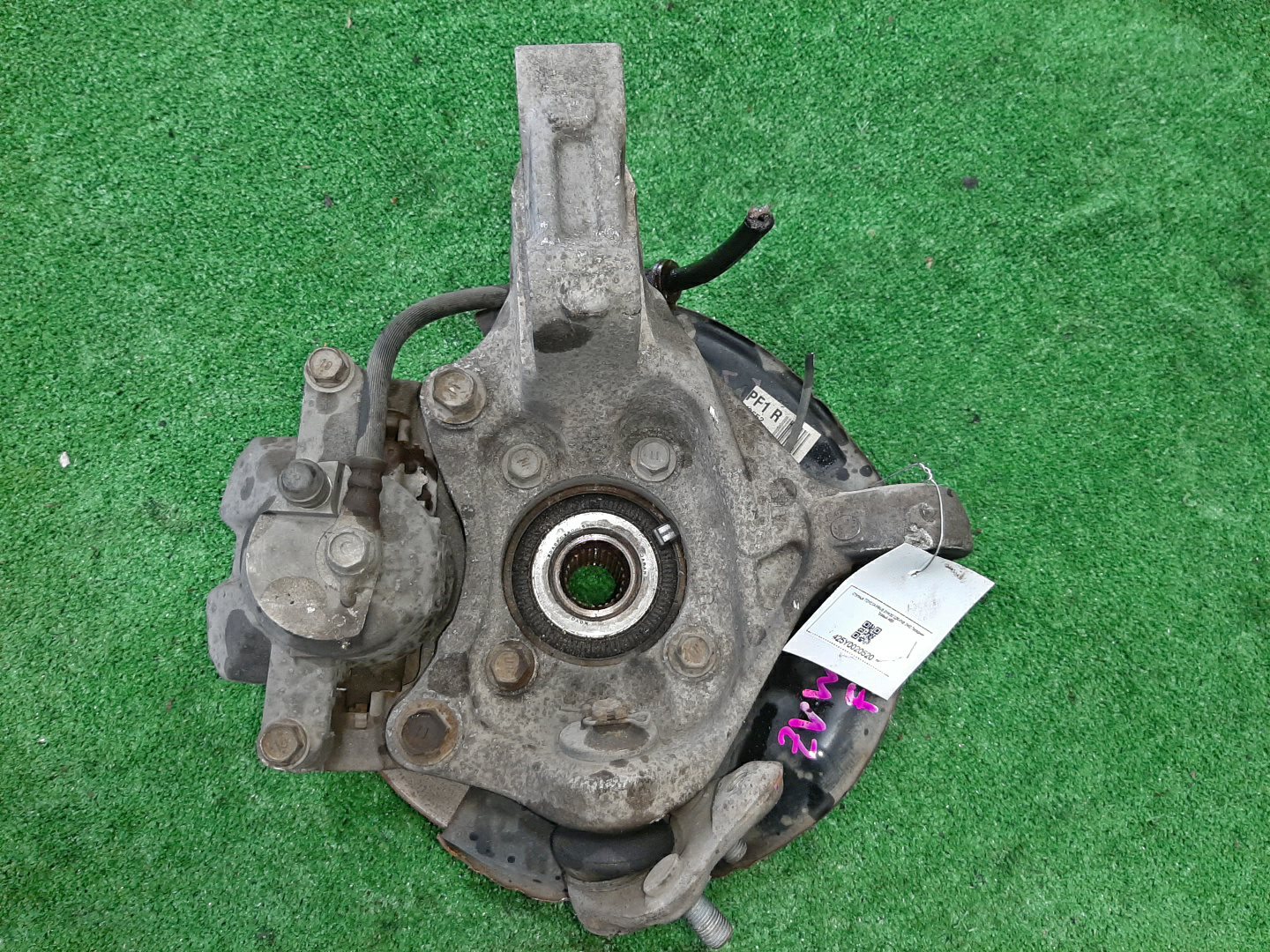 Ступица правая передняя TOYOTA CT200H, PRIUS ZWA10, ZVW35, ZVW30 2ZR-FXE 2 ракурс