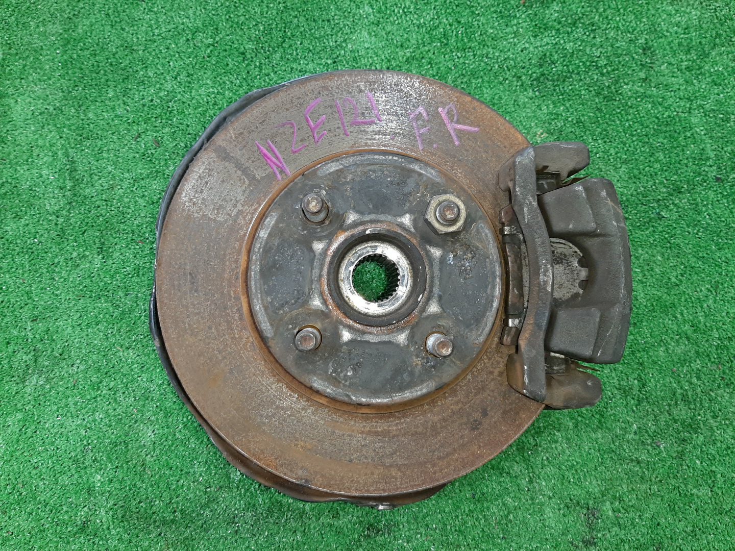Ступица правая передняя TOYOTA COROLLA, COROLLA FIELDER, ALLEX, COROLLA RUNX NZE121, NZE121G 1NZ-FE 1 ракурс