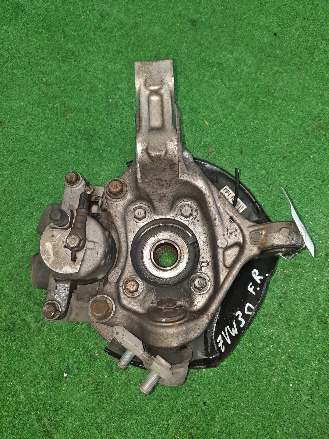 Ступица правая передняя TOYOTA CT200H, PRIUS ZWA10, ZVW35, ZVW30 2ZR-FXE 2 ракурс