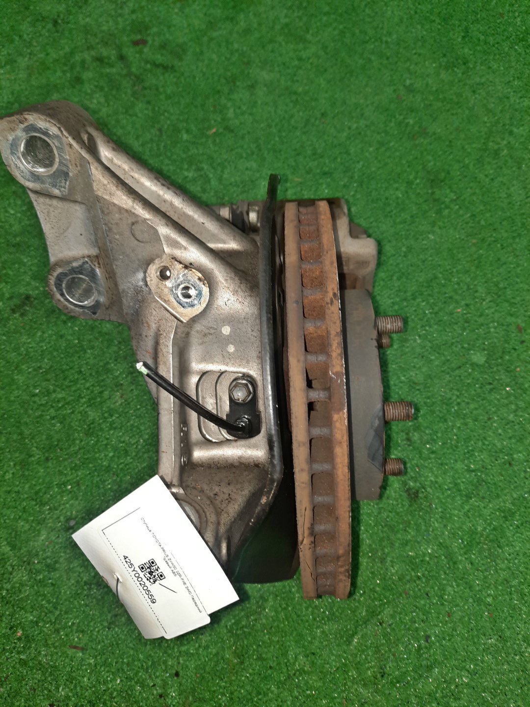 Ступица правая передняя TOYOTA CT200H, PRIUS ZWA10, ZVW35, ZVW30 2ZR-FXE 3 ракурс