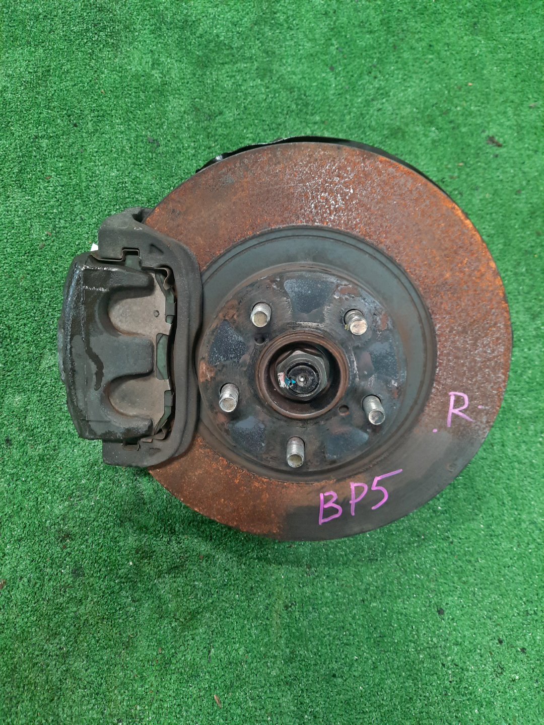Ступица правая передняя SUBARU LEGACY, OUTBACK, LEGACY B4 BL5, BP5, BPE, BLE, BL9, BP9 EJ20DE, EJ20T, EJ20E, EZ30DE, EJ25E 1 ракурс Ступица правая передняя SUBARU LEGACY, OUTBACK, LEGACY B4 BL5, BP5, BPE, BLE, BL9, BP9 EJ20DE, EJ20T, EJ20E, EZ30DE, EJ25E 1 ракурс