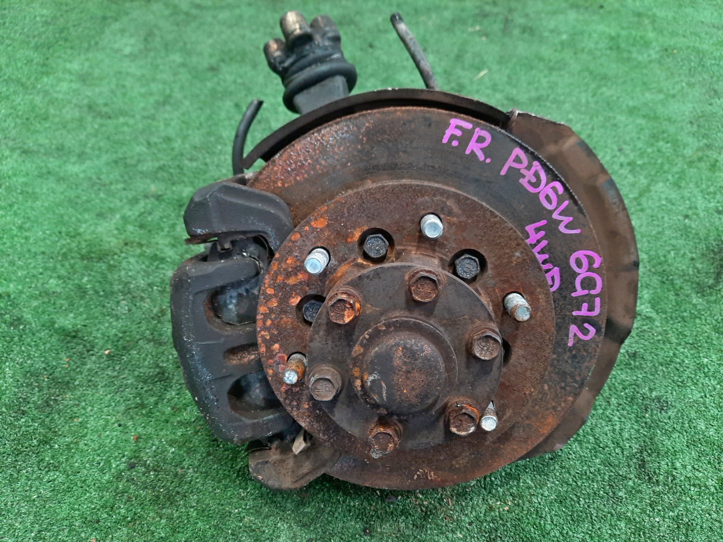 Ступица правая передняя MITSUBISHI DELICA PE6W, PD6W, PD4W, PD8W, PE8W, PF6W, PF8W 6G72, 4G64, 4M40T 1 ракурс Ступица правая передняя MITSUBISHI DELICA PE6W, PD6W, PD4W, PD8W, PE8W, PF6W, PF8W 6G72, 4G64, 4M40T 1 ракурс