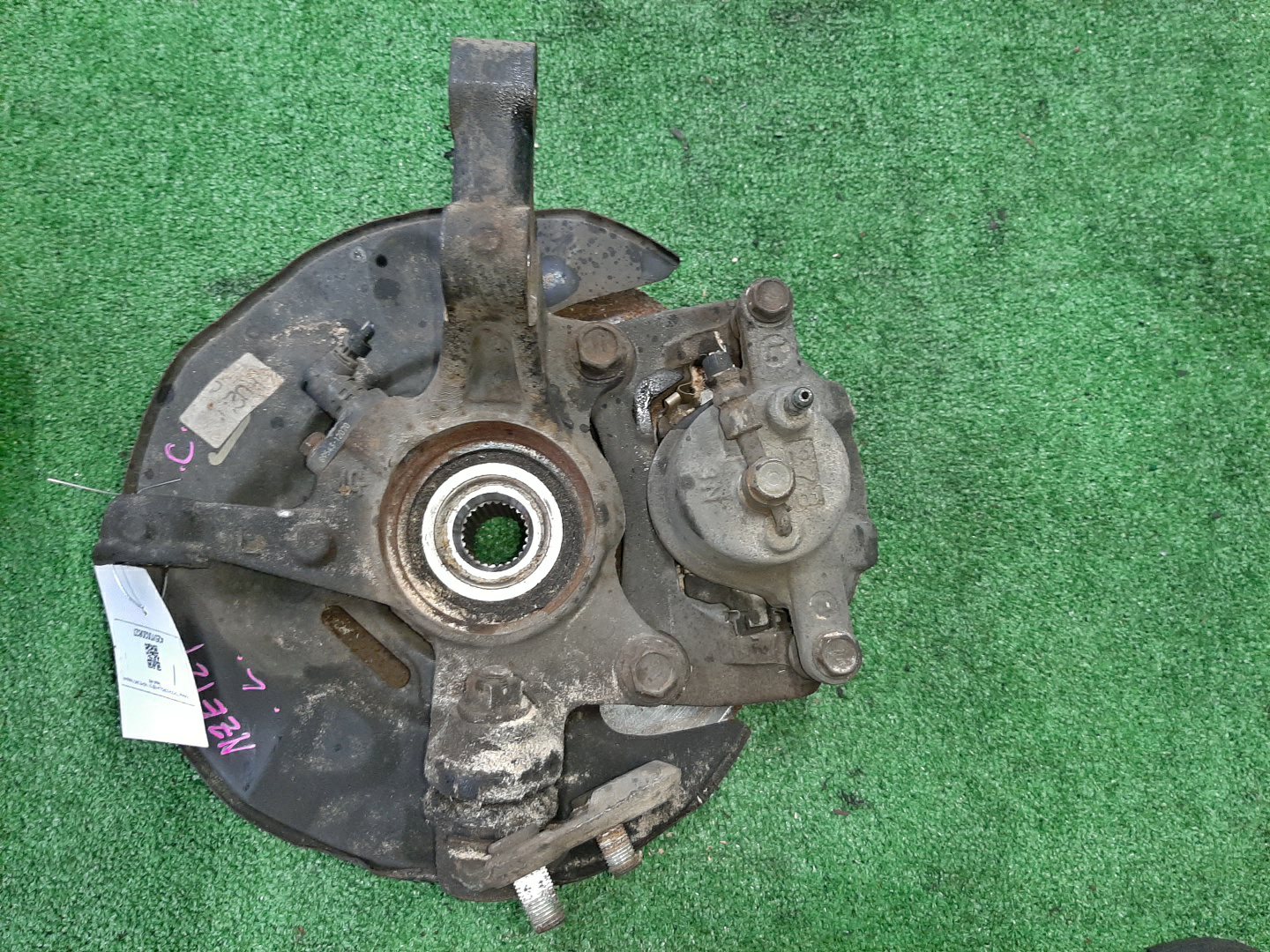 Ступица левая передняя TOYOTA COROLLA, COROLLA FIELDER, ALLEX, COROLLA RUNX NZE121 1NZ-FE 2 ракурс