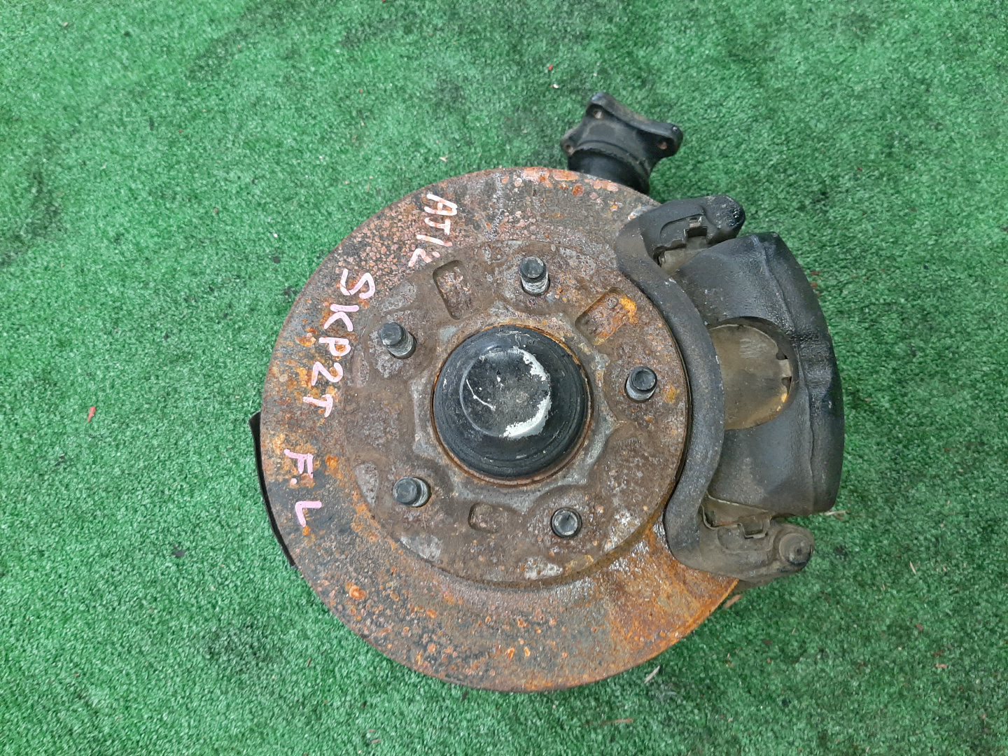 Ступица левая передняя MAZDA BONGO SK22T, SK82V, SK82T, SK22V, SKF2V, SKP2V, SKP2T, SKF2T R2, F8, RF-T, L8 1 ракурс Ступица левая передняя MAZDA BONGO SK22T, SK82V, SK82T, SK22V, SKF2V, SKP2V, SKP2T, SKF2T R2, F8, RF-T, L8 1 ракурс