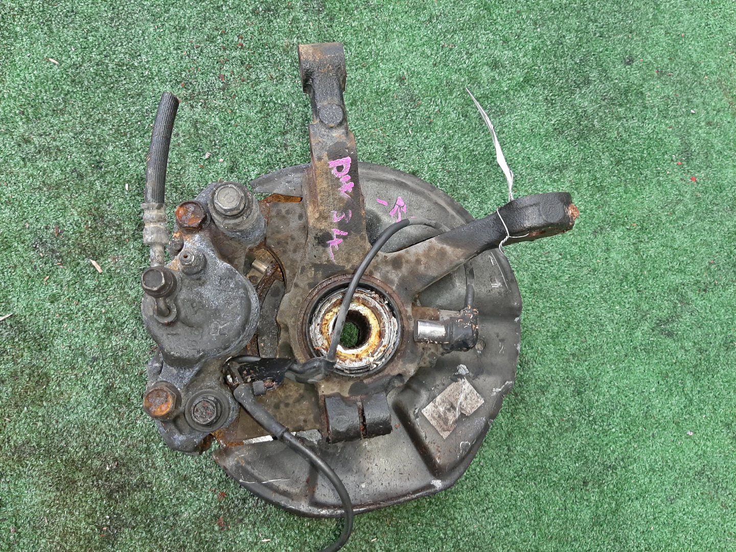 Ступица правая передняя MAZDA DEMIO DW3W, DW5W B3E, B3ME, B3, B5E, B5ME, B5 2 ракурс