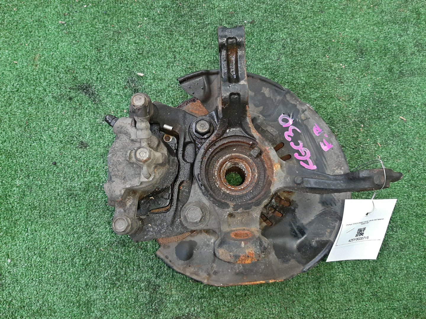 Ступица правая передняя TOYOTA PASSO KGC30 1KR-FE 2 ракурс