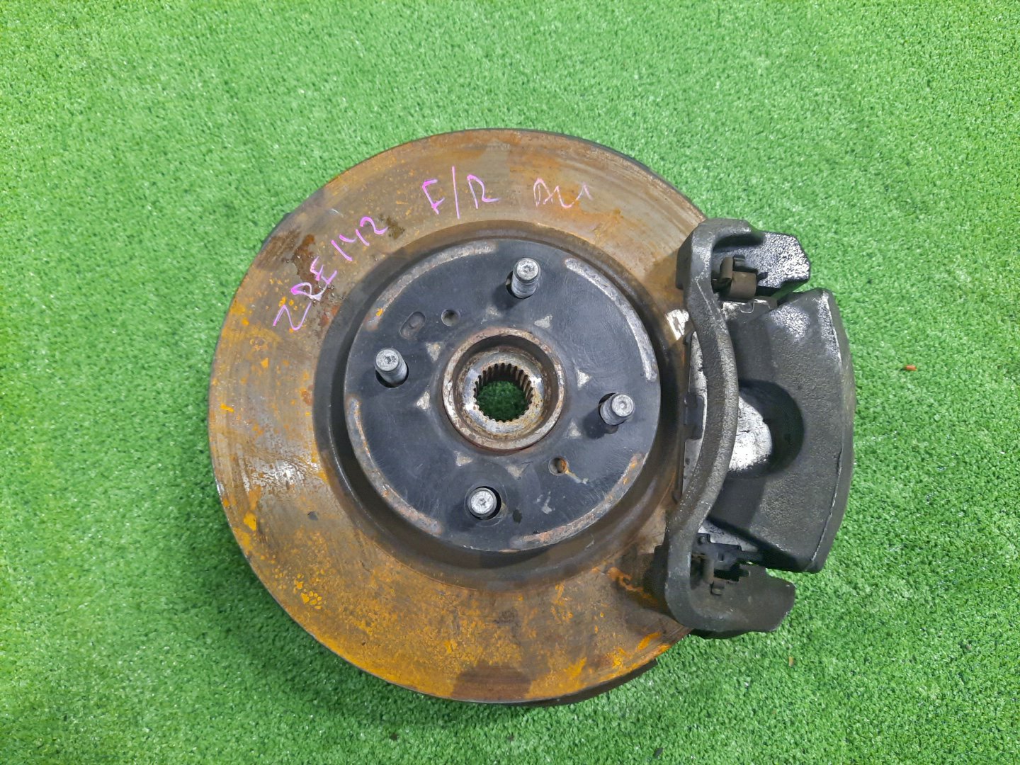 Ступица правая передняя TOYOTA AXIO, COROLLA FIELDER, COROLLA  AXIO, FIELDER NZE141, ZRE142, ZRE142G, NZE141G 1NZ-FE, 2ZR-FAE, 2ZR-FE 1 ракурс