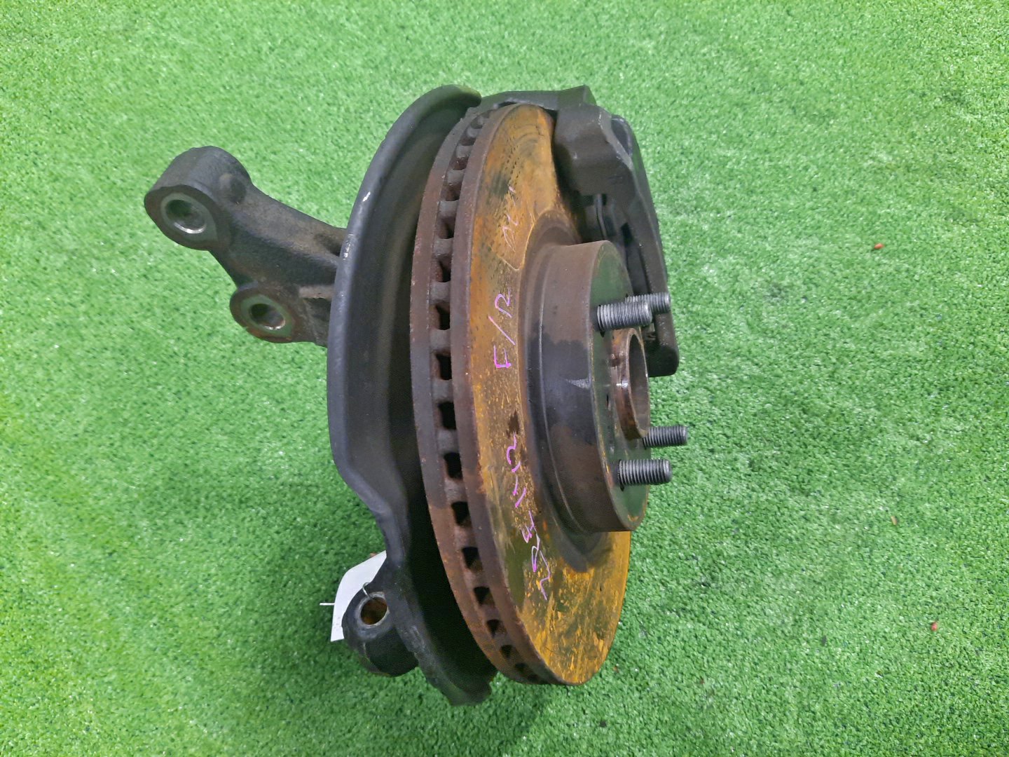 Ступица правая передняя TOYOTA AXIO, COROLLA FIELDER, COROLLA  AXIO, FIELDER NZE141, ZRE142, ZRE142G, NZE141G 1NZ-FE, 2ZR-FAE, 2ZR-FE 3 ракурс