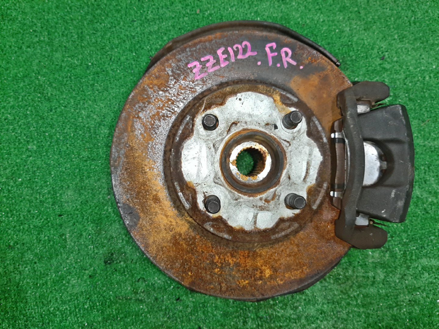Ступица правая передняя TOYOTA COROLLA, COROLLA SPACIO, COROLLA FIELDER, ALLEX, COROLLA RUNX ZZE122, NZE121N, ZZE122N, ZZE122G 1ZZ-FE, 1NZ-FE 1 ракурс