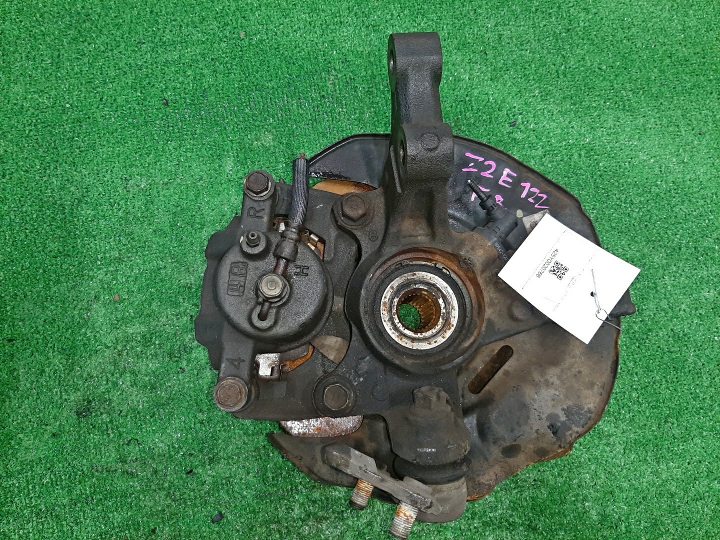 Ступица правая передняя TOYOTA COROLLA, COROLLA SPACIO, COROLLA FIELDER, ALLEX, COROLLA RUNX ZZE122, NZE121N, ZZE122N, ZZE122G 1ZZ-FE, 1NZ-FE 2 ракурс