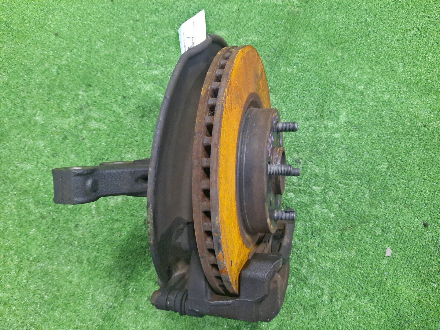 Ступица левая передняя TOYOTA AXIO, COROLLA FIELDER, COROLLA  AXIO, FIELDER NZE141, ZRE142, ZRE142G, NZE141G 1NZ-FE, 2ZR-FAE, 2ZR-FE 3 ракурс