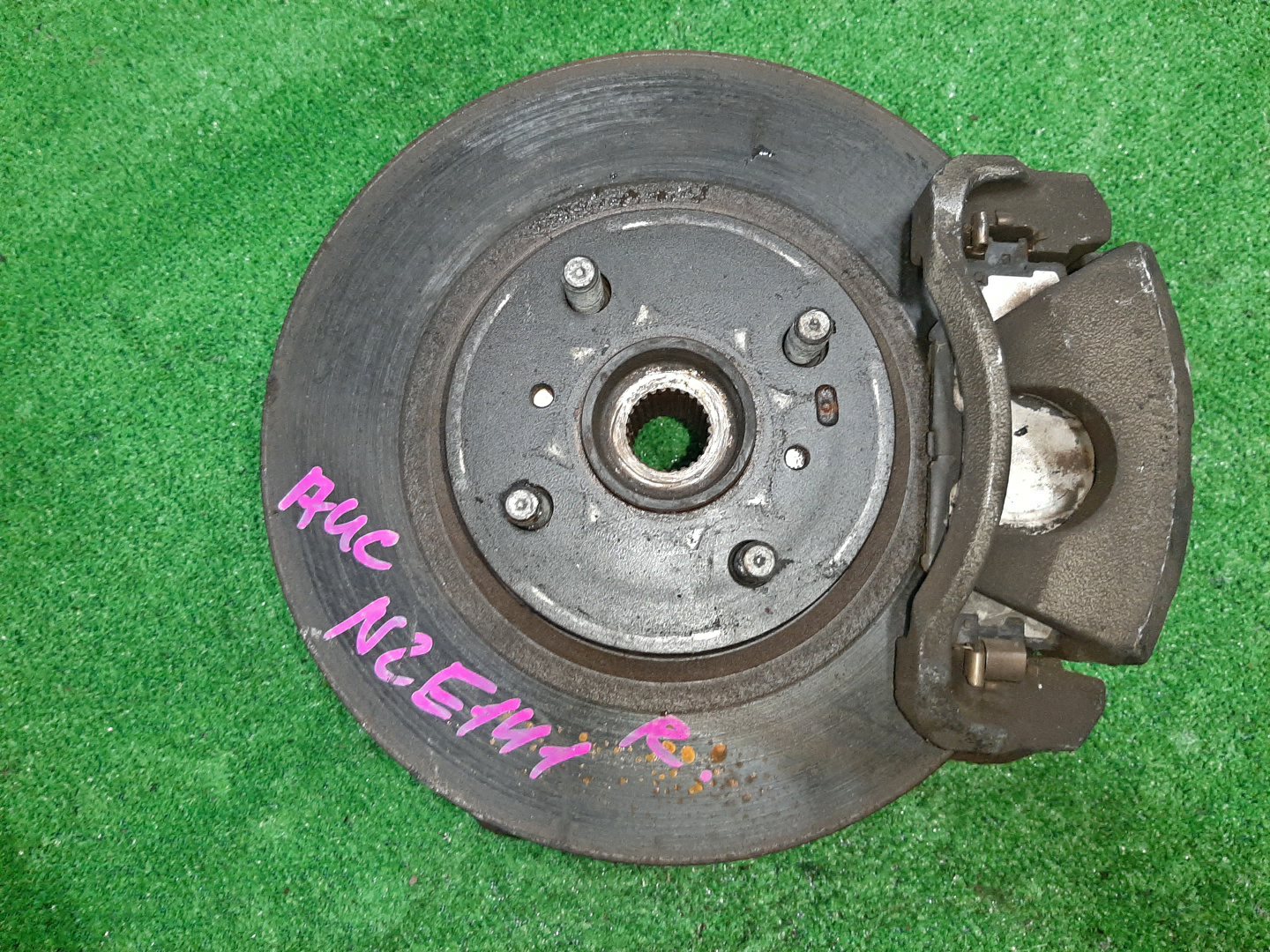 Ступица правая передняя TOYOTA AXIO, COROLLA FIELDER, COROLLA  AXIO, FIELDER NZE141, ZRE142, ZRE142G, NZE141G 1NZ-FE, 2ZR-FAE, 2ZR-FE 1 ракурс