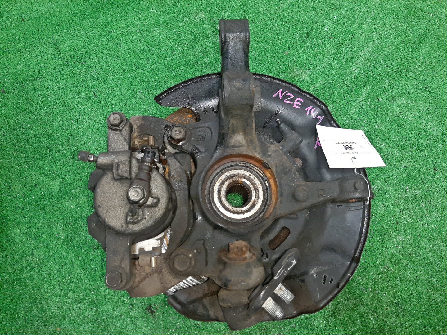Ступица правая передняя TOYOTA AXIO, COROLLA FIELDER, COROLLA  AXIO, FIELDER NZE141, ZRE142, ZRE142G, NZE141G 1NZ-FE, 2ZR-FAE, 2ZR-FE 2 ракурс