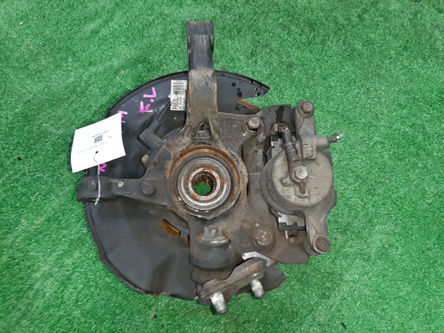 Ступица левая передняя TOYOTA AXIO, COROLLA FIELDER, COROLLA  AXIO, FIELDER NZE141, ZRE142, ZRE142G, NZE141G 1NZ-FE, 2ZR-FAE, 2ZR-FE 2 ракурс
