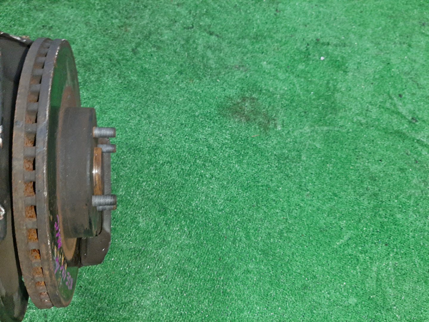 Ступица левая передняя TOYOTA AXIO, COROLLA FIELDER, COROLLA  AXIO, FIELDER NZE141, ZRE142, ZRE142G, NZE141G 1NZ-FE, 2ZR-FAE, 2ZR-FE 3 ракурс