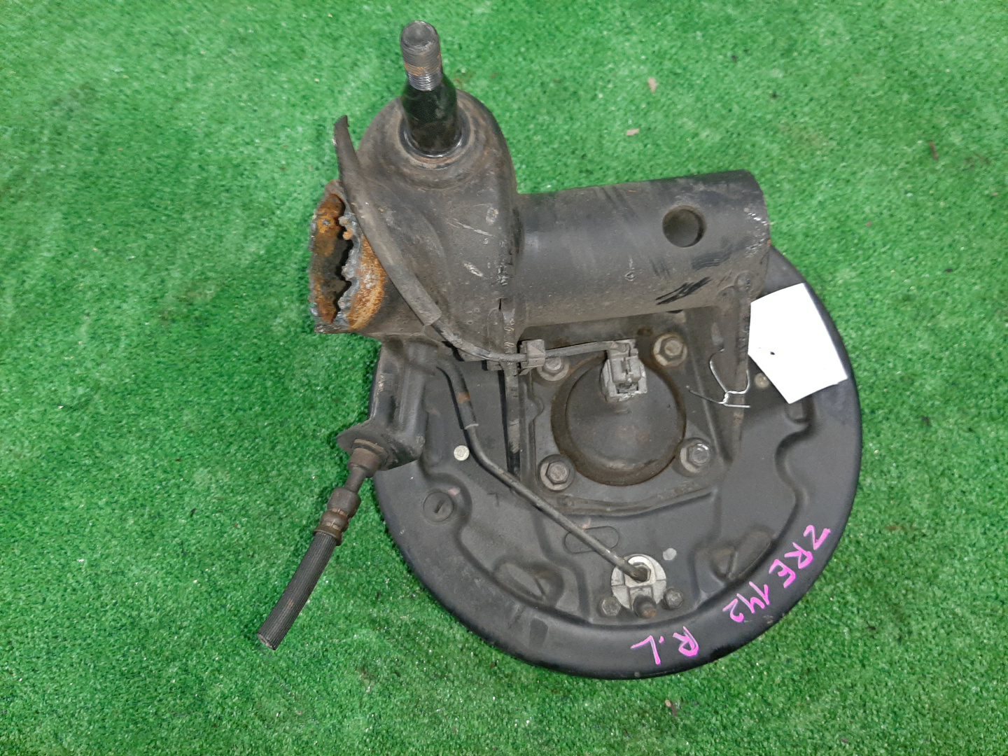Ступица левая задняя TOYOTA AXIO, COROLLA FIELDER, COROLLA  AXIO, FIELDER NZE141, ZRE142, ZRE142G, NZE141G 1NZ-FE, 2ZR-FAE, 2ZR-FE 2 ракурс
