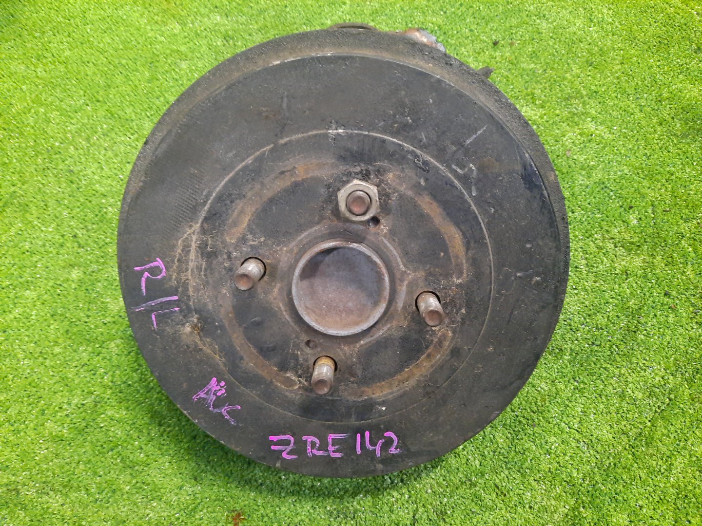 Ступица левая задняя TOYOTA AXIO, COROLLA FIELDER, COROLLA  AXIO, FIELDER NZE141, ZRE142, ZRE142G, NZE141G 1NZ-FE, 2ZR-FAE, 2ZR-FE 1 ракурс