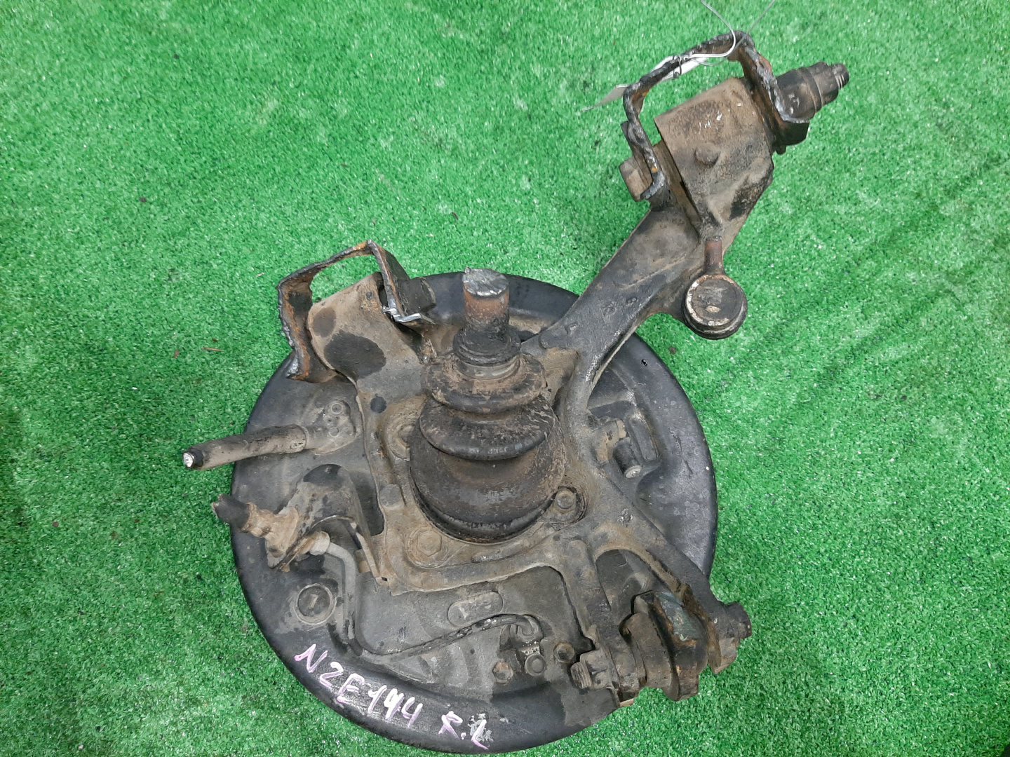 Ступица левая задняя TOYOTA AXIO, COROLLA FIELDER, COROLLA  AXIO, FIELDER NZE144, ZRE144, ZRE144G, NZE144G 1NZ-FE, 2ZR-FAE, 2ZR-FE 3 ракурс