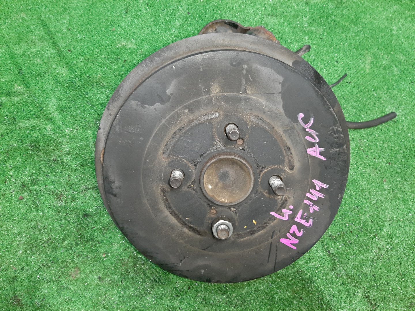 Ступица левая задняя TOYOTA AXIO, COROLLA FIELDER, COROLLA  AXIO, FIELDER NZE141, ZRE142, ZRE142G, NZE141G 1NZ-FE, 2ZR-FAE, 2ZR-FE 1 ракурс