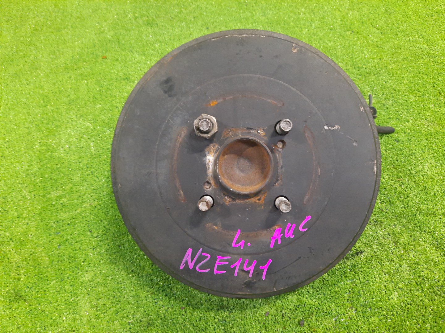 Ступица левая задняя TOYOTA AXIO, COROLLA FIELDER, COROLLA  AXIO, FIELDER NZE141, ZRE142, ZRE142G, NZE141G 1NZ-FE, 2ZR-FAE, 2ZR-FE 2 ракурс