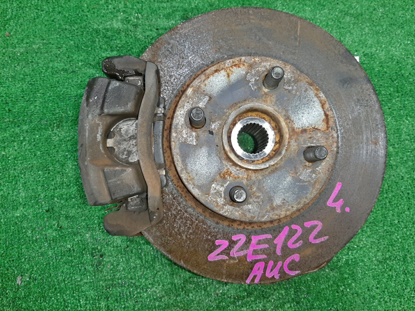 Ступица левая передняя TOYOTA COROLLA, COROLLA SPACIO, COROLLA FIELDER, ALLEX, COROLLA RUNX ZZE122, NZE121N, ZZE122N, ZZE122G 1ZZ-FE, 1NZ-FE 1 ракурс