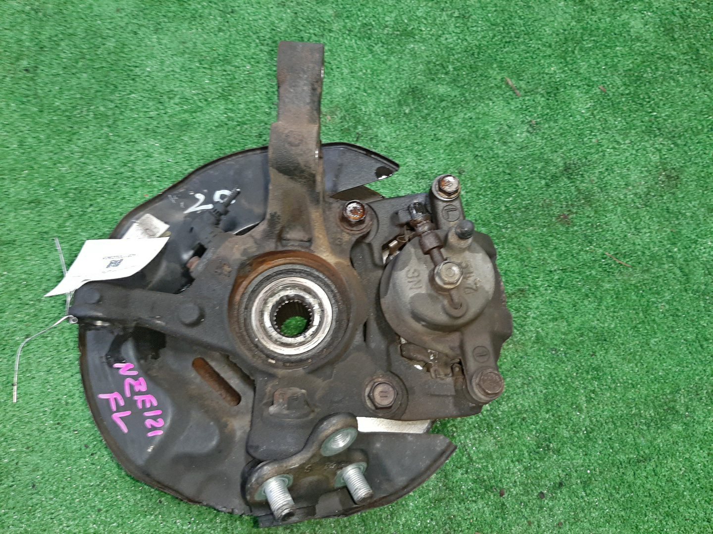 Ступица левая передняя TOYOTA COROLLA, COROLLA FIELDER, ALLEX, COROLLA RUNX NZE121 1NZ-FE 2 ракурс