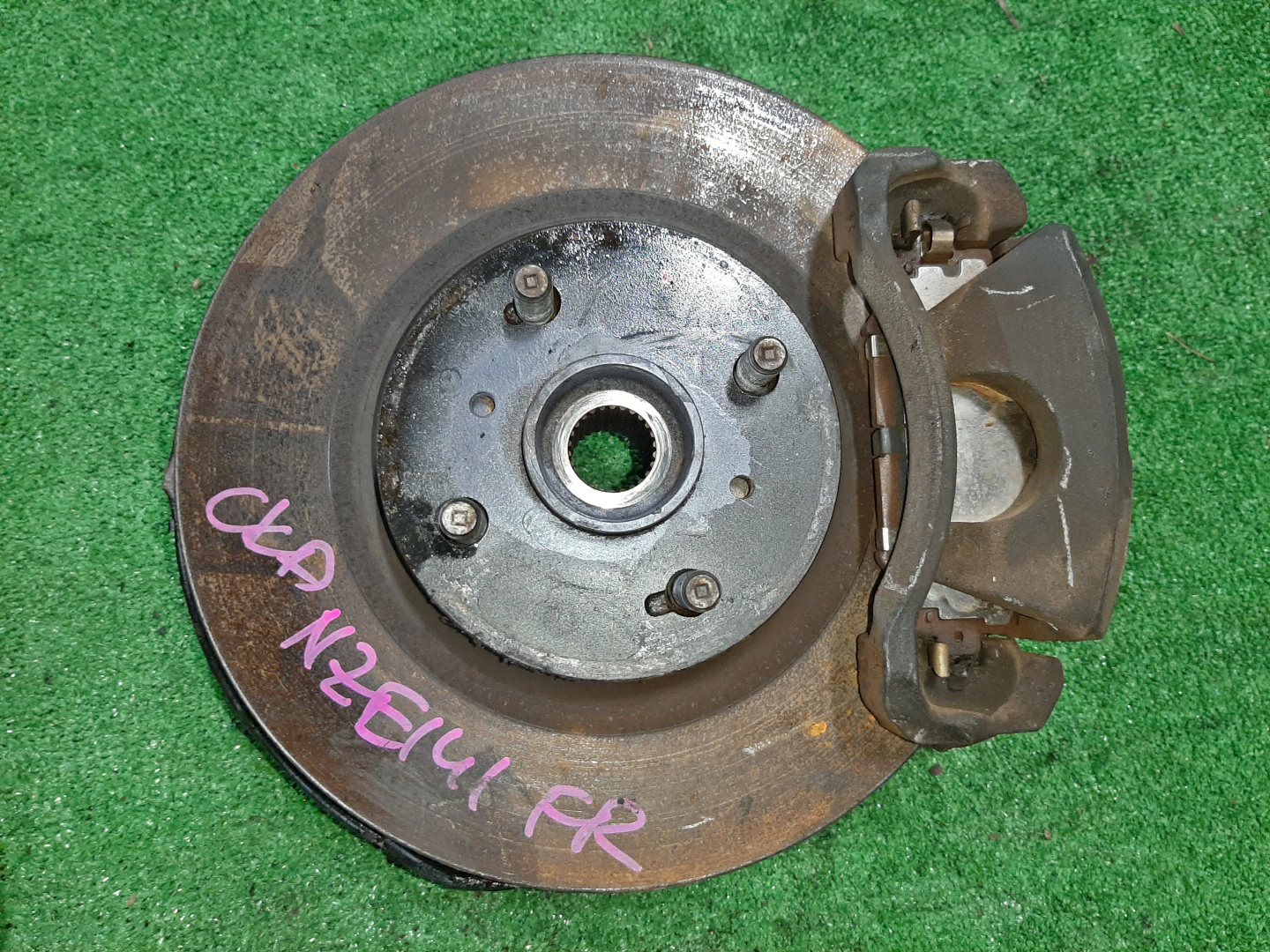 Ступица правая передняя TOYOTA AXIO, COROLLA FIELDER, COROLLA  AXIO, FIELDER NZE141, ZRE142, ZRE142G, NZE141G 1NZ-FE, 2ZR-FAE, 2ZR-FE 1 ракурс