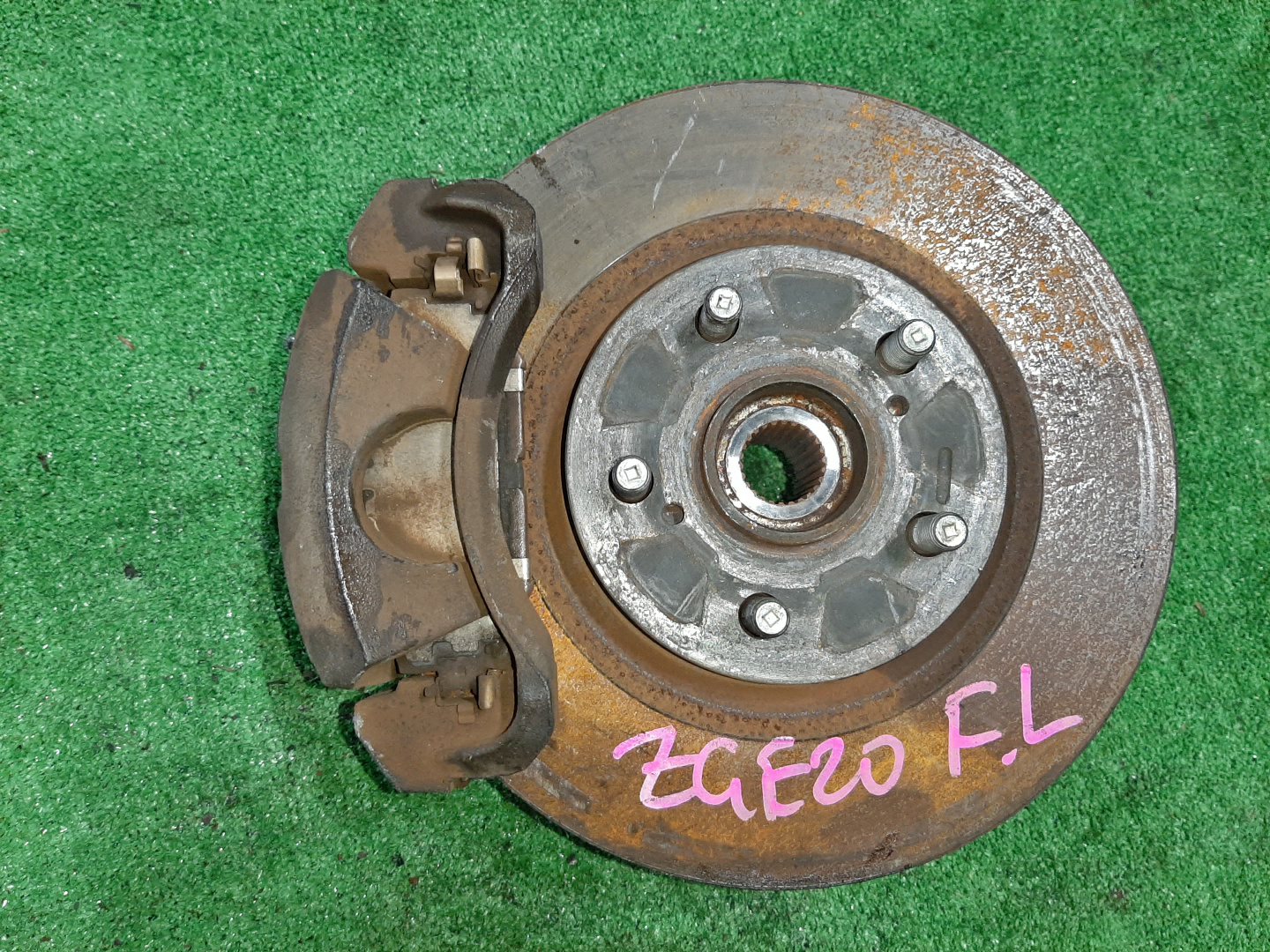 Ступица левая передняя TOYOTA WISH ZGE20W, ZGE20G, ZGE21G, ZGE22W 2ZR-FAE, 3ZR-FAE 1 ракурс