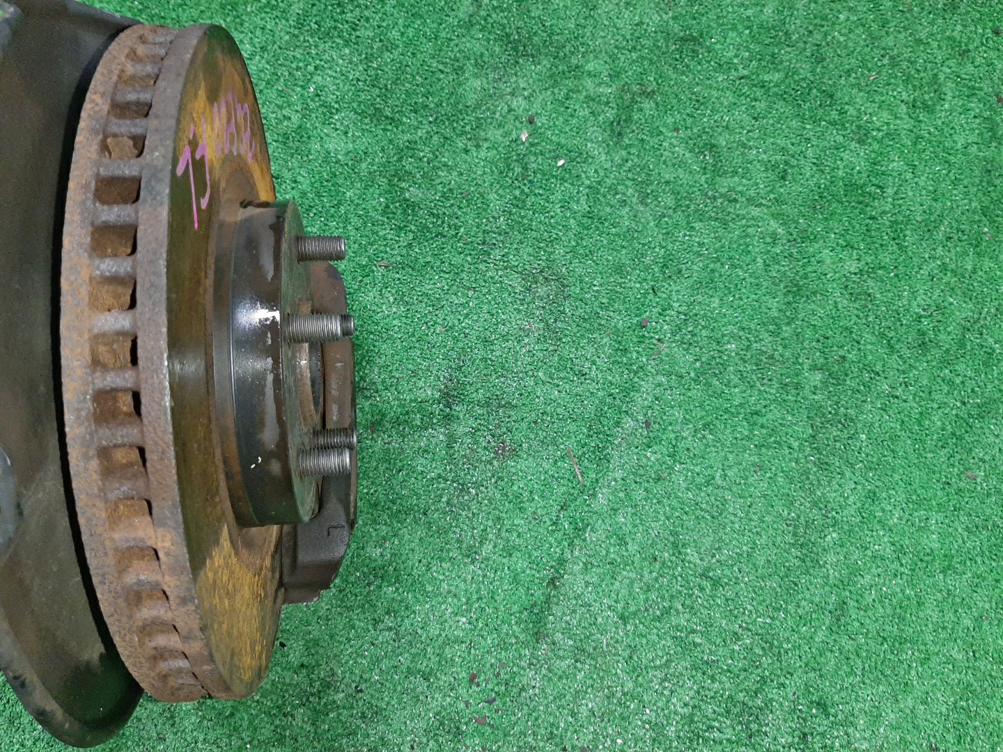 Ступица левая передняя TOYOTA WISH ZGE20W, ZGE20G, ZGE21G, ZGE22W 2ZR-FAE, 3ZR-FAE 3 ракурс