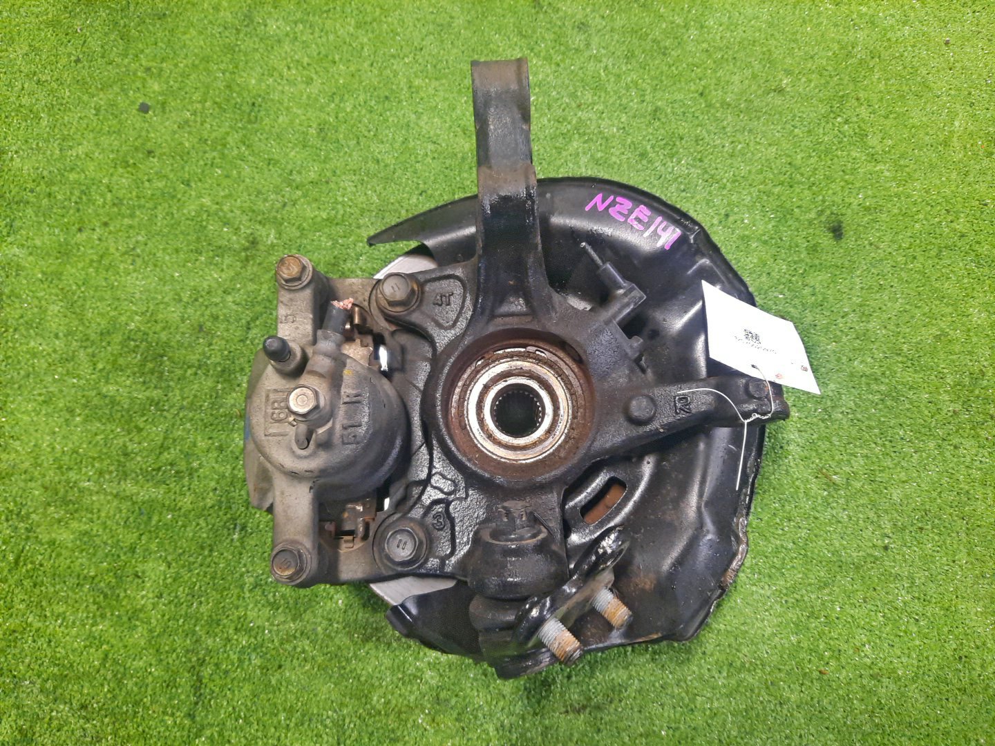 Ступица правая передняя TOYOTA AXIO, COROLLA FIELDER, COROLLA  AXIO, FIELDER NZE141, ZRE142, ZRE142G, NZE141G 1NZ-FE, 2ZR-FAE, 2ZR-FE 2 ракурс