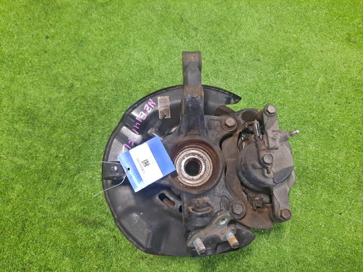 Ступица левая передняя TOYOTA AXIO, COROLLA FIELDER, COROLLA  AXIO, FIELDER NZE141, ZRE142, ZRE142G, NZE141G 1NZ-FE, 2ZR-FAE, 2ZR-FE 2 ракурс