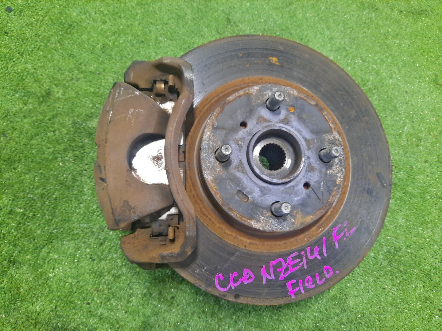 Ступица левая передняя TOYOTA AXIO, COROLLA FIELDER, COROLLA  AXIO, FIELDER NZE141, ZRE142, ZRE142G, NZE141G 1NZ-FE, 2ZR-FAE, 2ZR-FE 1 ракурс