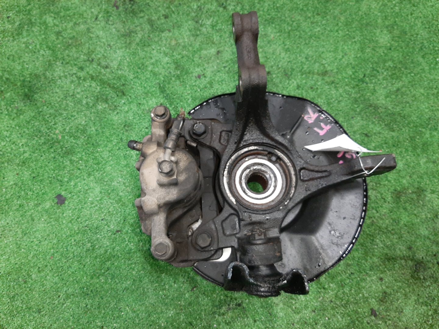 Ступица правая передняя HONDA AIRWAVE GJ1 L15A 2 ракурс