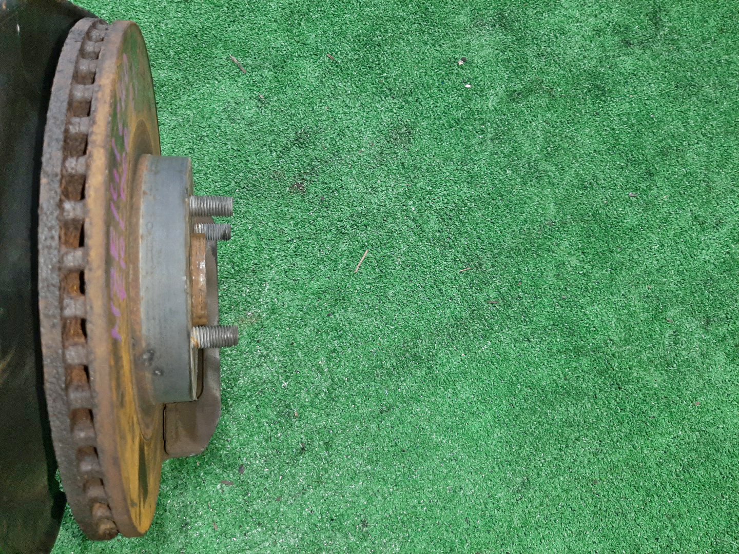 Ступица левая передняя TOYOTA AXIO, COROLLA FIELDER, COROLLA  AXIO, FIELDER NZE141, ZRE142, ZRE142G, NZE141G 1NZ-FE, 2ZR-FAE, 2ZR-FE 3 ракурс