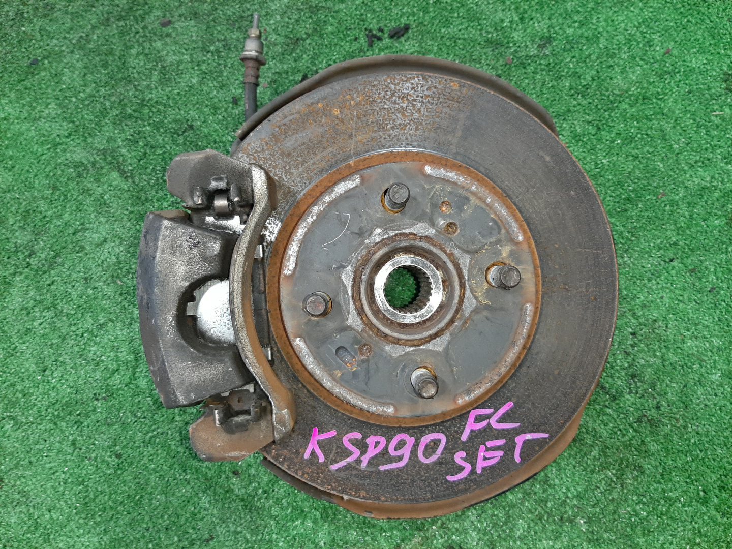 Ступица левая передняя  TOYOTA VITZ KSP90 1KR-FE 1 ракурс