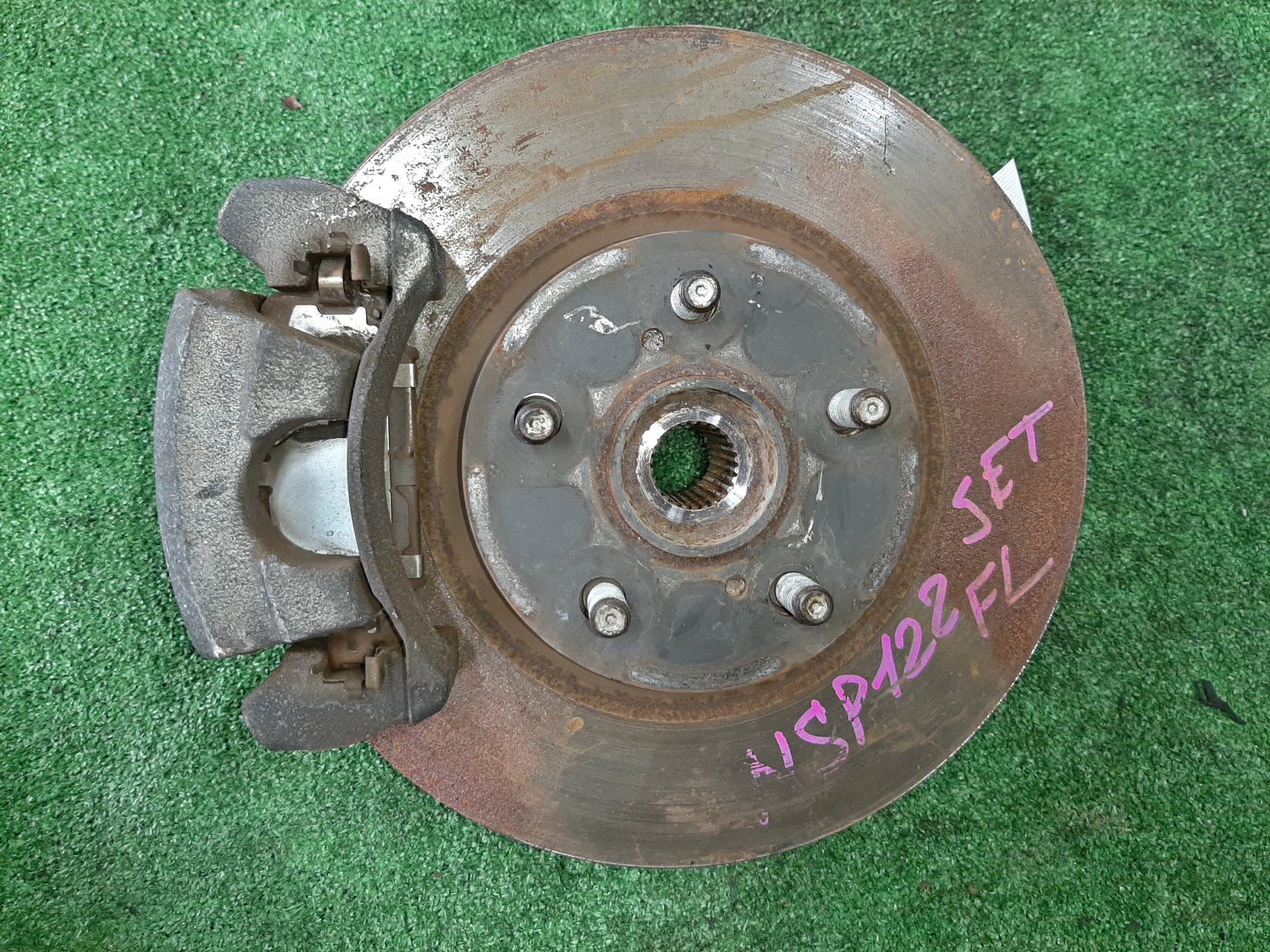 Ступица левая передняя TOYOTA RACTIS NSP122 1NR-FE 1 ракурс