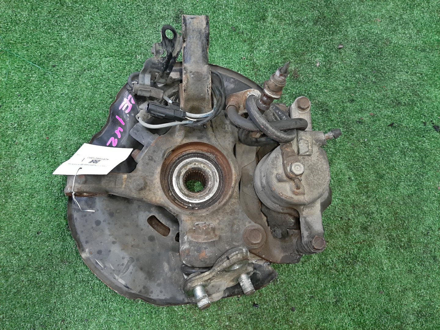 Ступица левая передняя TOYOTA AXIO, COROLLA FIELDER, COROLLA  AXIO, FIELDER NZE141, ZRE142, ZRE142G, NZE141G 1NZ-FE, 2ZR-FAE, 2ZR-FE 2 ракурс